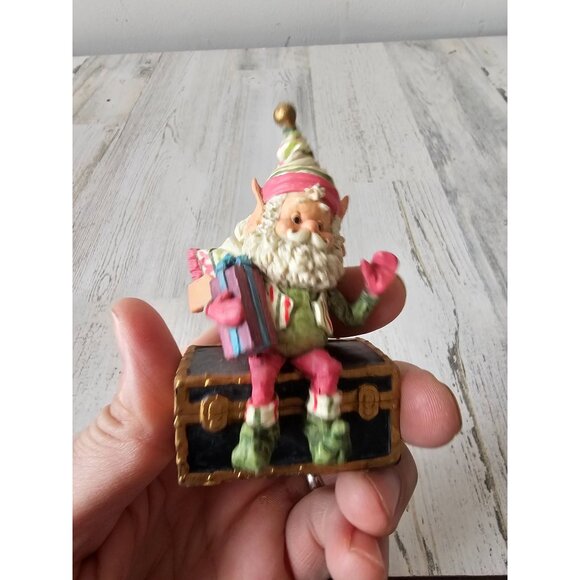 Enesco elf dapper luggage North Pole village elf zimnicki accessory figurine Xma - Picture 6 of 8